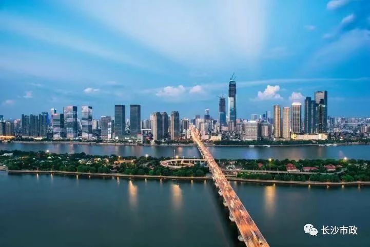 以城市，見未來；與城市，共成長(zhǎng)